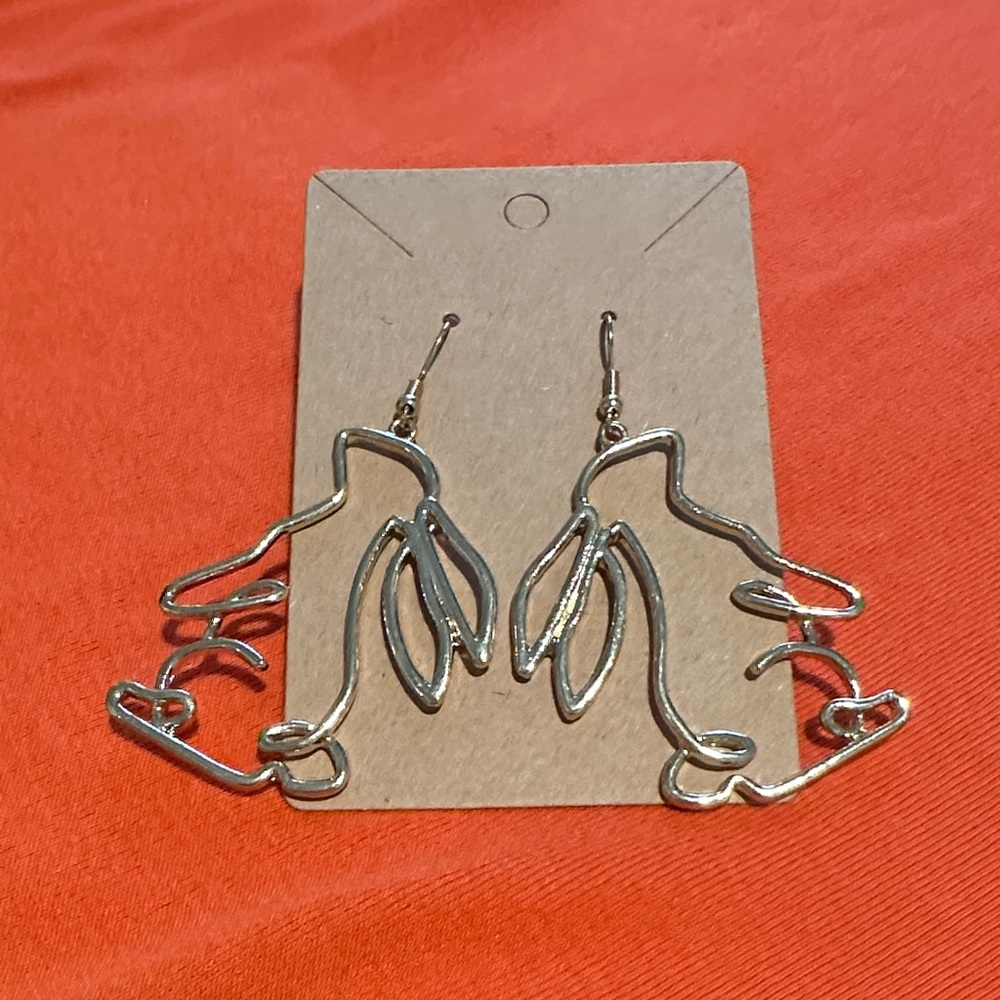 Elegant Silver Wire Earrings